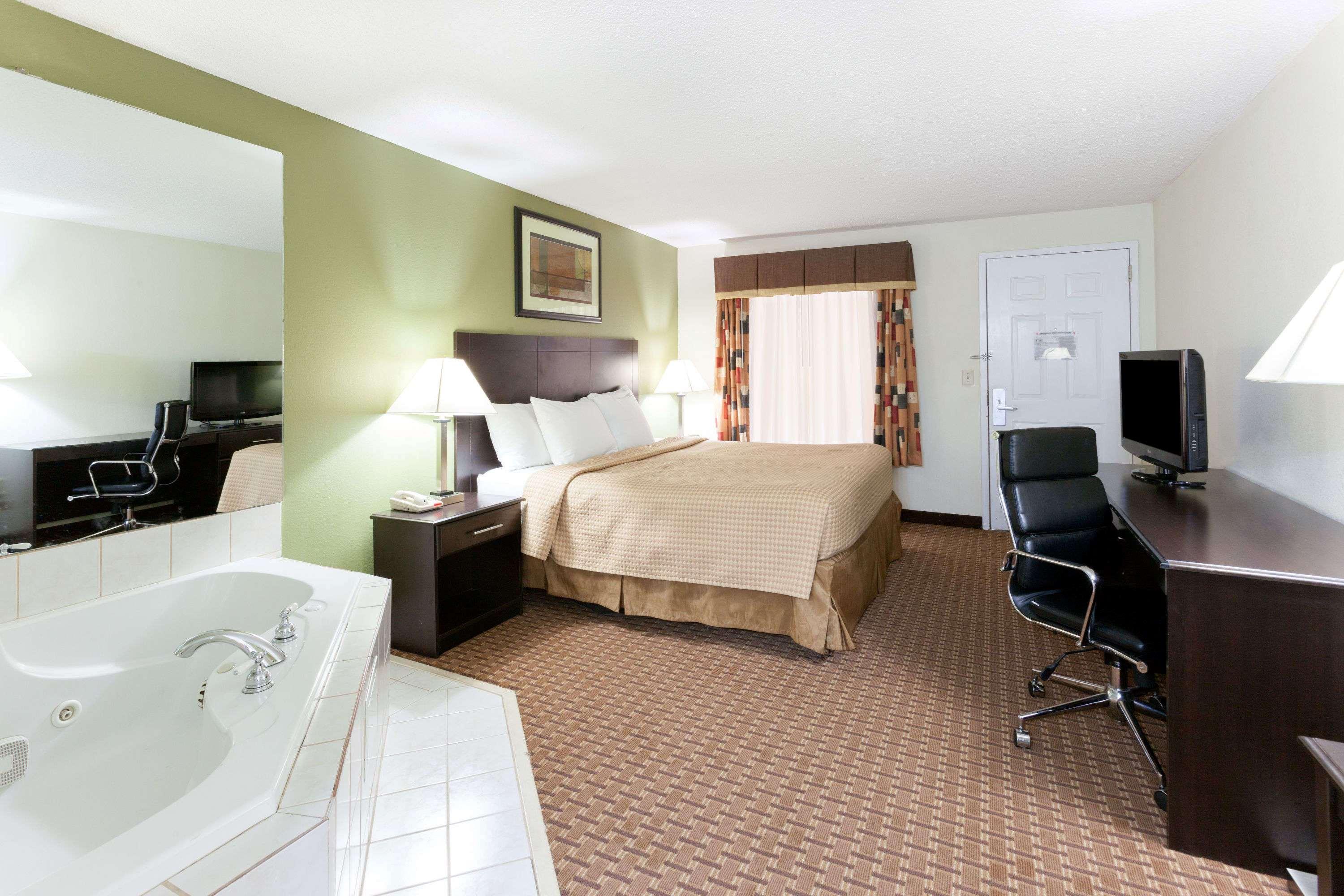 Super 8 By Wyndham Decatur/Dntn/Atlanta Area Ξενοδοχείο Εξωτερικό φωτογραφία